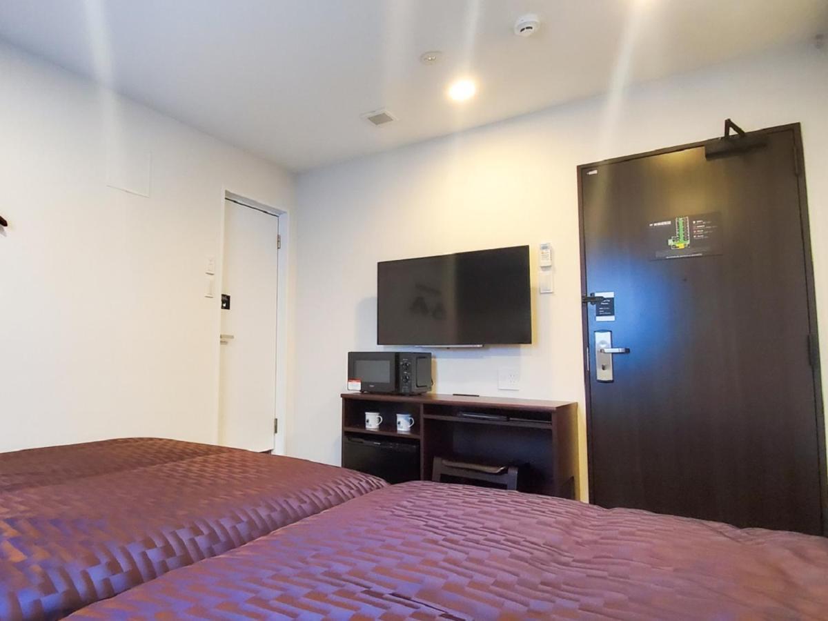 Hotel Livemax Yokohama Stadium Mae Exterior photo